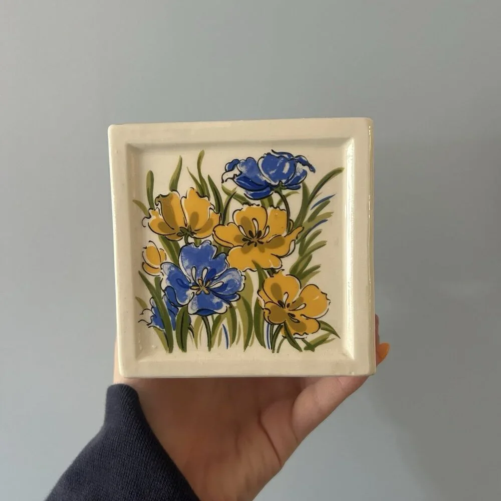 National Silver Co.‎ Nagoya Japan Floral Blue Yellow Vase Ceramic Vintage